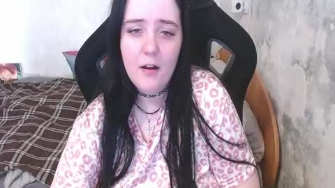 your_8a8y online show from June 6, 2026, 5:23 am
