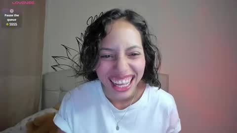 mia3 online show from January 19, 2025, 4:54 am