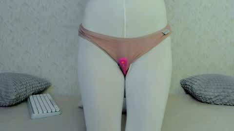 Lily online show from December 9, 2024, 8:00 am