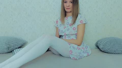 Lily online show from January 10, 2025, 4:44 am