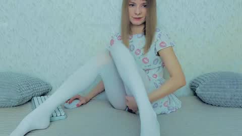 Lily online show from January 22, 2025, 5:05 am