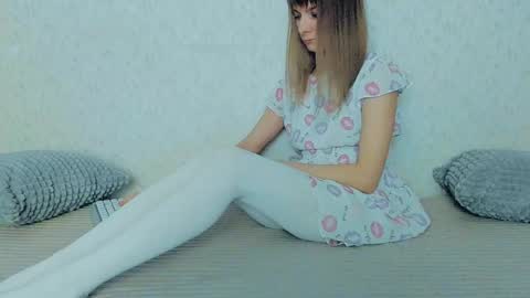 Lily online show from February 24, 2025, 1:42 pm