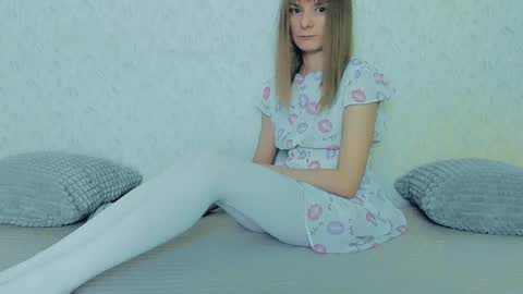 Lily online show from March 3, 2025, 11:33 am