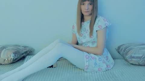 Lily online show from September 15, 2025, 4:23 am