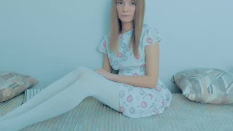 Lily online show from October 5, 2025, 4:33 am