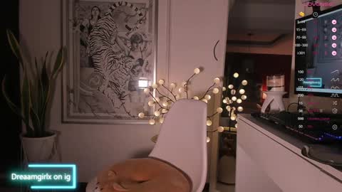 Isabella online show from December 9, 2024, 3:40 am