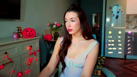 your Evaa online show from November 2, 2025, 2:25 am