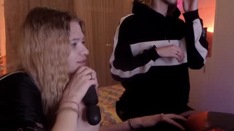 Your Horny Friends online show from February 4, 2025, 12:19 am