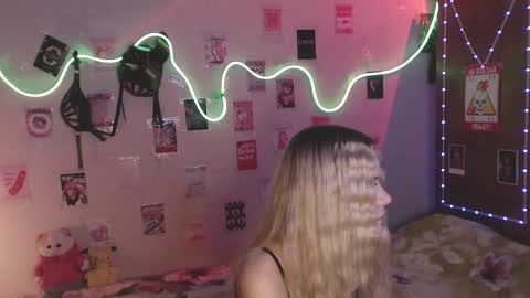 Your Horny Friends online show from November 5, 2025, 10:26 am