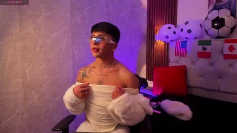 Snapshot of your_kitty_boy chatting on June 17, 2026, 7:37 pm your_kitty_boy online show from June 17, 2026, 7:37 pm