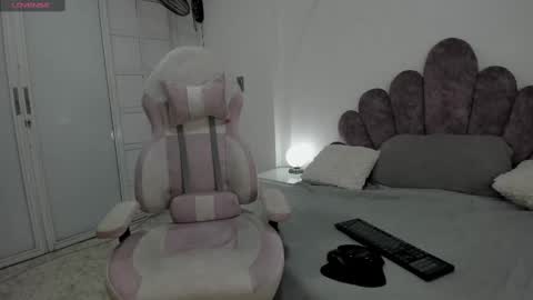 your_lady_milf online show from February 20, 2025, 7:08 pm