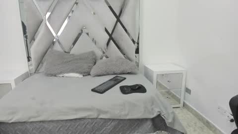 your_lady_milf online show from February 25, 2025, 12:24 pm