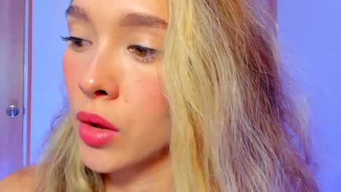 your_little_ online show from December 11, 2024, 5:26 pm