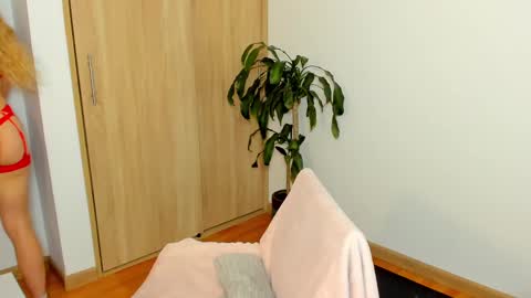 your_little_ online show from February 14, 2025, 10:07 am