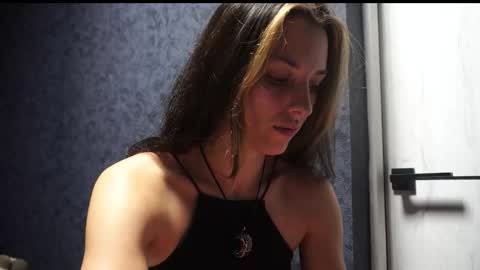 Meri  online show from November 25, 2025, 9:04 pm