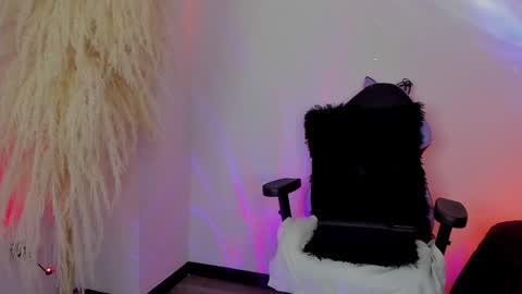 Cami independent model online show from February 2, 2025, 2:45 pm