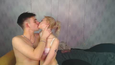 your_molly_mark online show from December 23, 2024, 5:32 pm