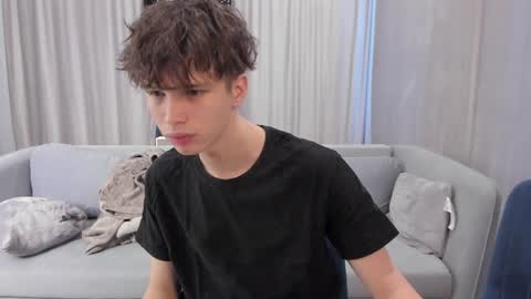 your_shy_guy online show from January 6, 2025, 8:46 am