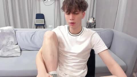 your_shy_guy online show from February 5, 2025, 8:14 pm