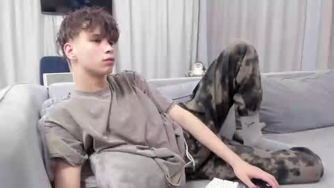 your_shy_guy online show from February 8, 2025, 2:05 pm