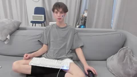 your_shy_guy online show from March 3, 2025, 1:53 pm