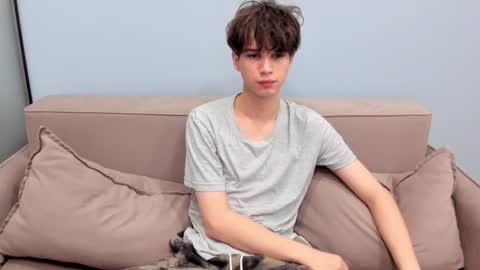 your_shy_guy online show from November 6, 2025, 5:30 am