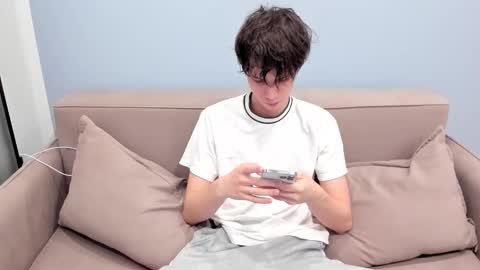 your_shy_guy online show from February 3, 2026, 7:35 am