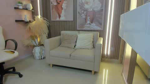 Snapshot of your_sissytrans chatting on May 7, 2026, 11:21 pm NATASHA online show from May 7, 2026, 11:21 pm