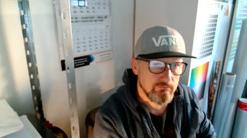 your_tipie online show from October 22, 2025, 7:52 am