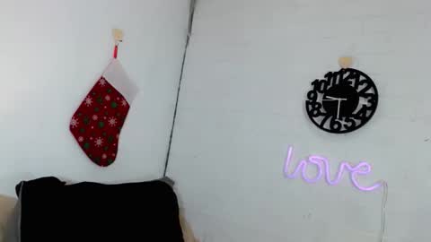 luvly online show from December 22, 2025, 2:03 pm