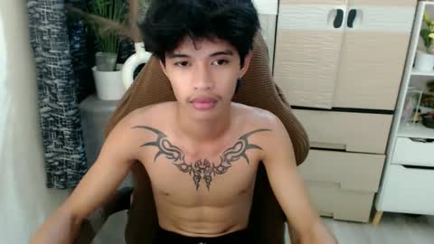 yourasian_eric online show from February 28, 2026, 5:03 pm