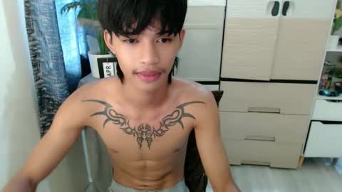 yourasian_eric online show from April 25, 2026, 7:55 am