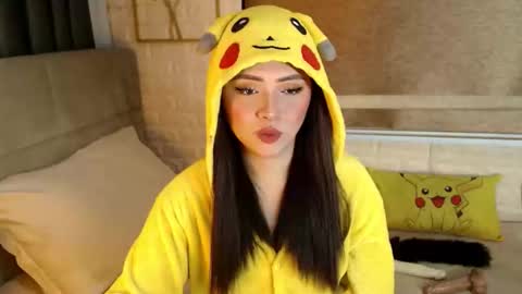 JEN  online show from January 12, 2026, 11:15 am