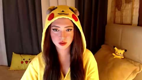 JEN  online show from April 11, 2026, 11:03 am