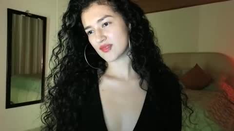 Snapshot of yourdreamgirl2025 chatting on May 25, 2026, 11:55 pm yourdreamgirl2025 online show from May 25, 2026, 11:55 pm