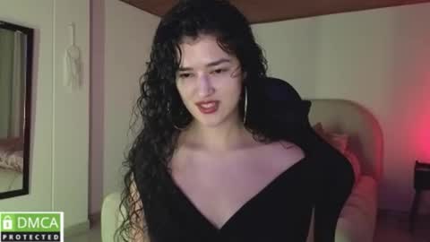Snapshot of yourdreamgirl2025 chatting on June 4, 2026, 12:05 am yourdreamgirl2025 online show from June 4, 2026, 12:05 am