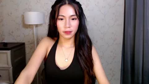 Snapshot of yourdreamgirlgwen chatting on June 24, 2026, 6:29 pm GWENI online show from June 24, 2026, 6:29 pm