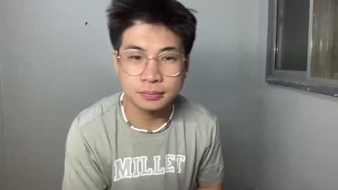 yourfantasyyy_ online show from February 25, 2025, 8:51 pm