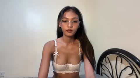 yourfantasyyy_ online show from June 21, 2026, 11:35 am
