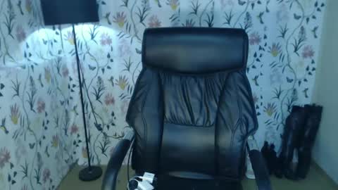 maureen love you online show from February 2, 2025, 2:27 am