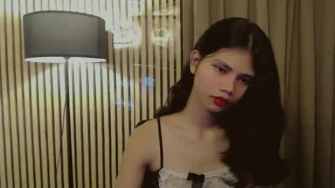 Vivian online show from November 3, 2025, 5:25 pm