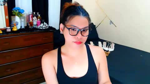 yourgoddesscruella online show from March 14, 2026, 6:52 am