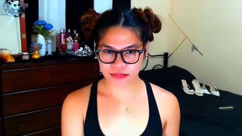 yourgoddesscruella online show from March 26, 2026, 7:25 am