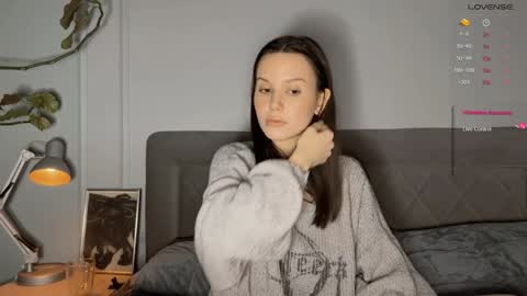 Aida online show from December 5, 2024, 3:17 pm