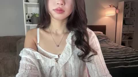 yourlittlesunrise_ online show from March 29, 2026, 5:40 am