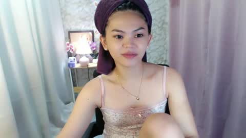 your lovely Dina online show from December 1, 2025, 1:43 am