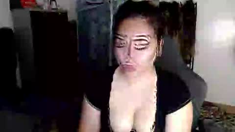 tifanny online show from October 7, 2025, 3:36 am