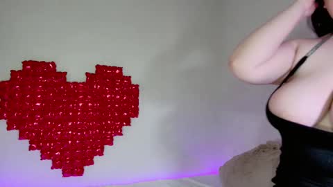 Amina online show from February 18, 2025, 3:31 am