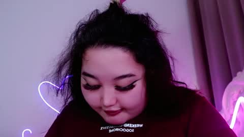 Amina online show from September 17, 2025, 1:40 am