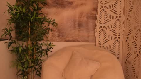 Sarah online show from December 2, 2024, 10:34 pm